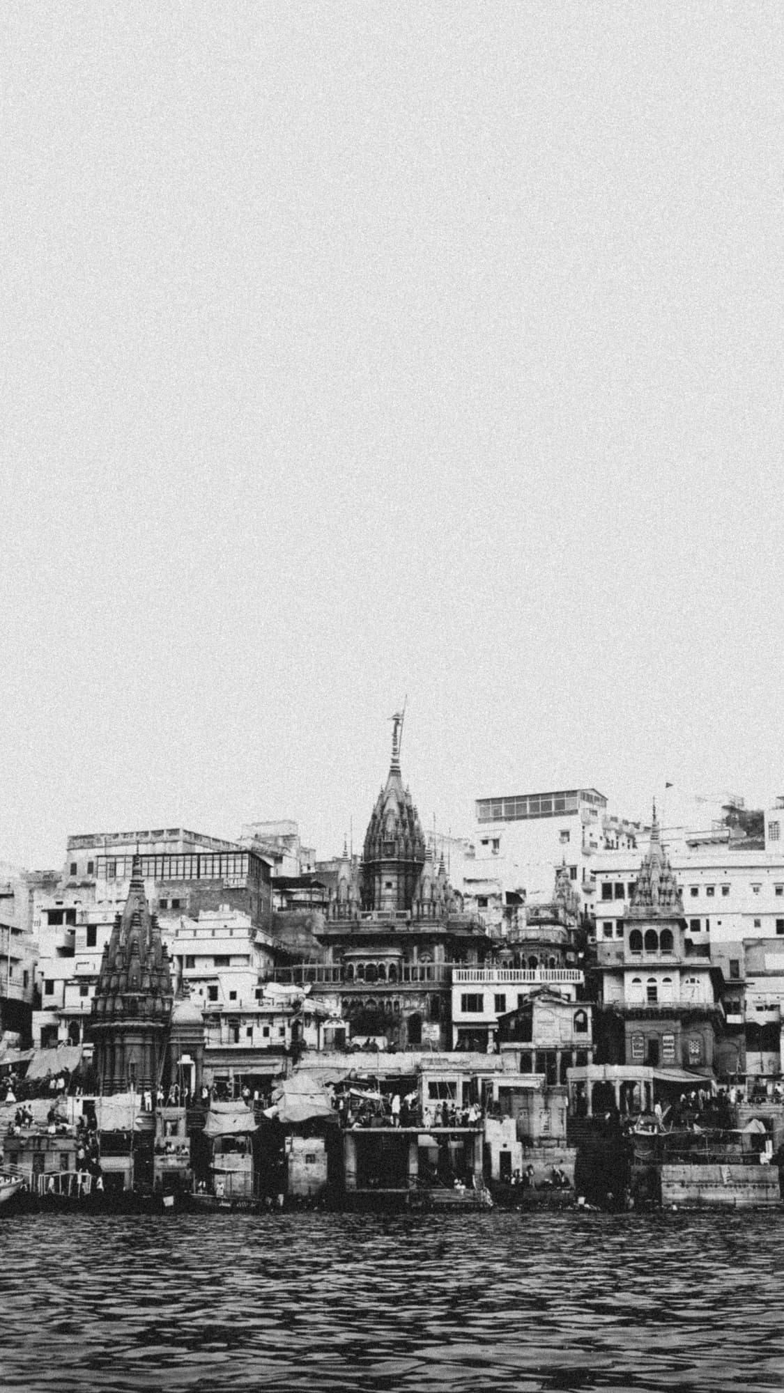Black-and-white view of Varanasi from the river